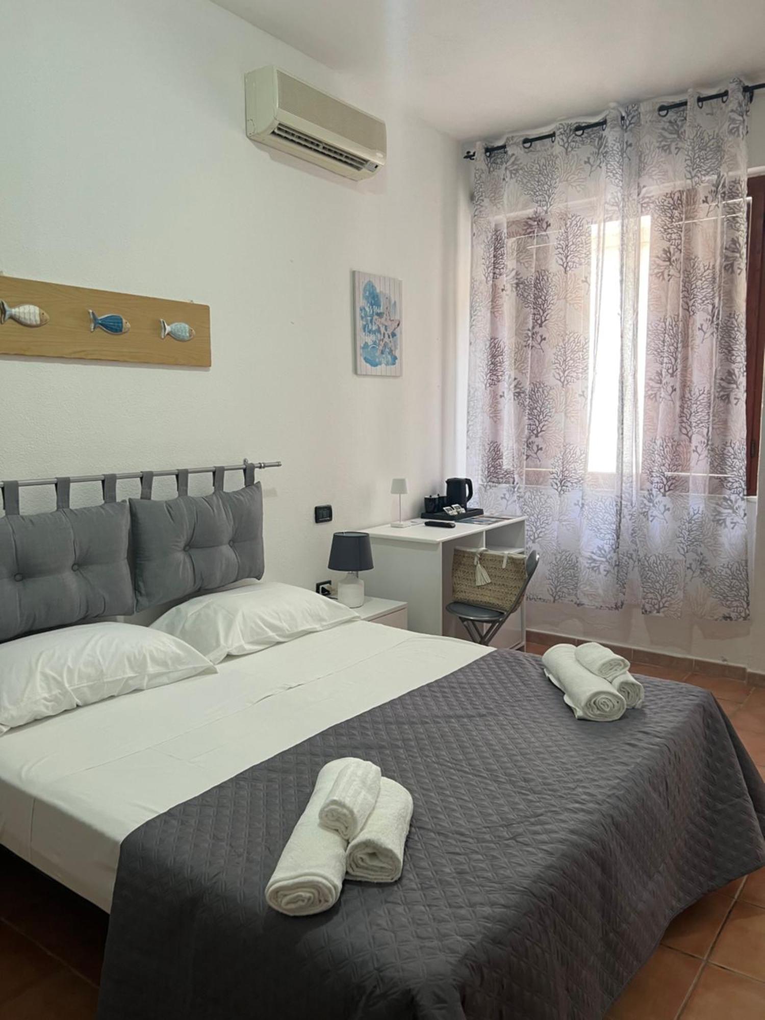 Il Canarino Affittacamere La Caletta Dış mekan fotoğraf